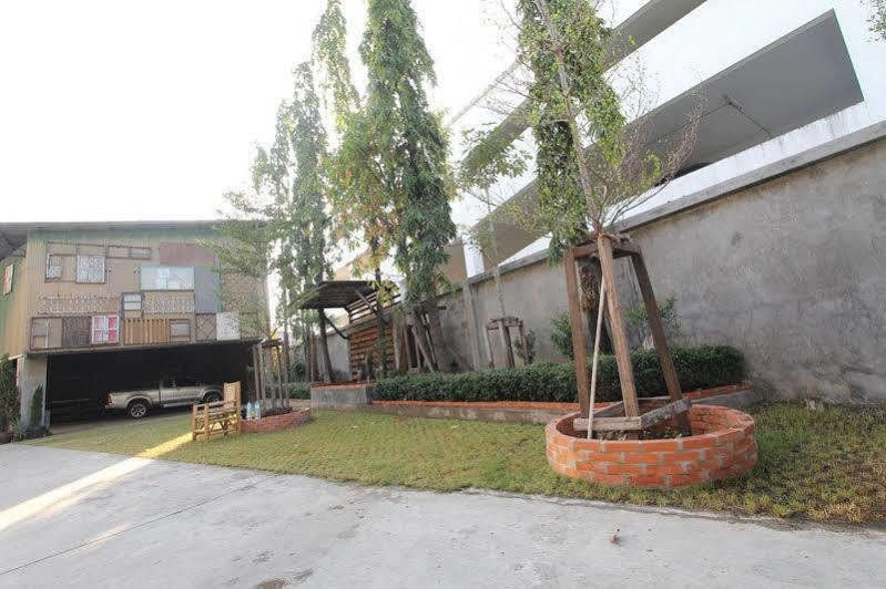 Leesort @ Onnuch Hotel Bangkok Exterior photo