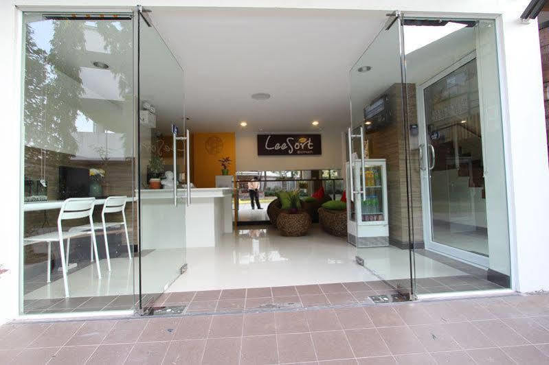 Leesort @ Onnuch Hotel Bangkok Exterior photo