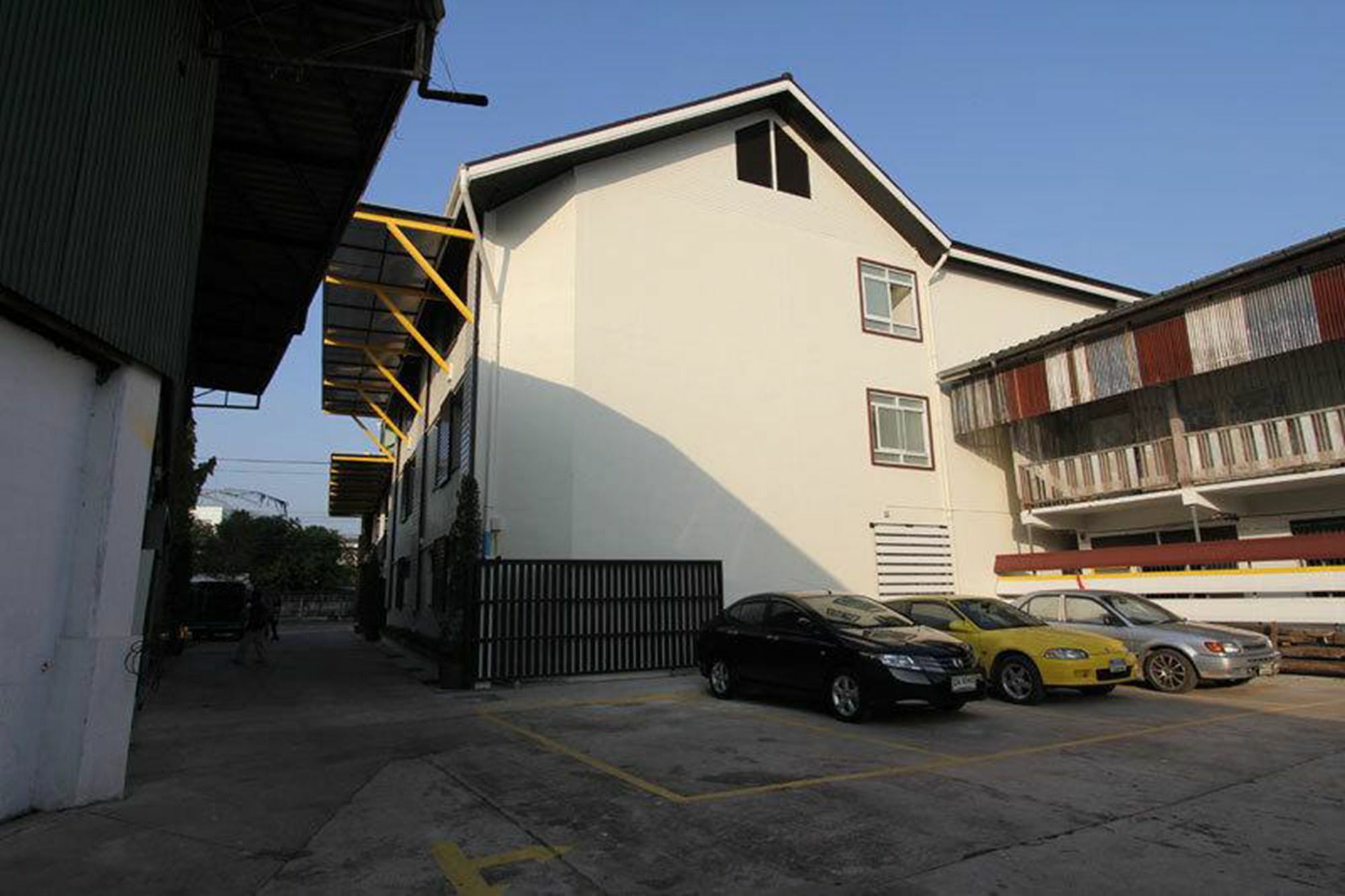 Leesort @ Onnuch Hotel Bangkok Exterior photo