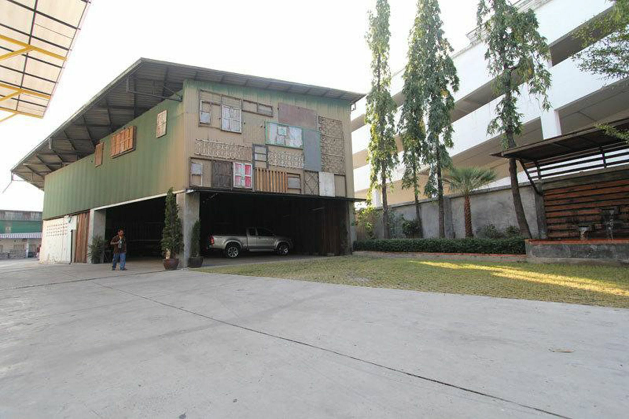 Leesort @ Onnuch Hotel Bangkok Exterior photo